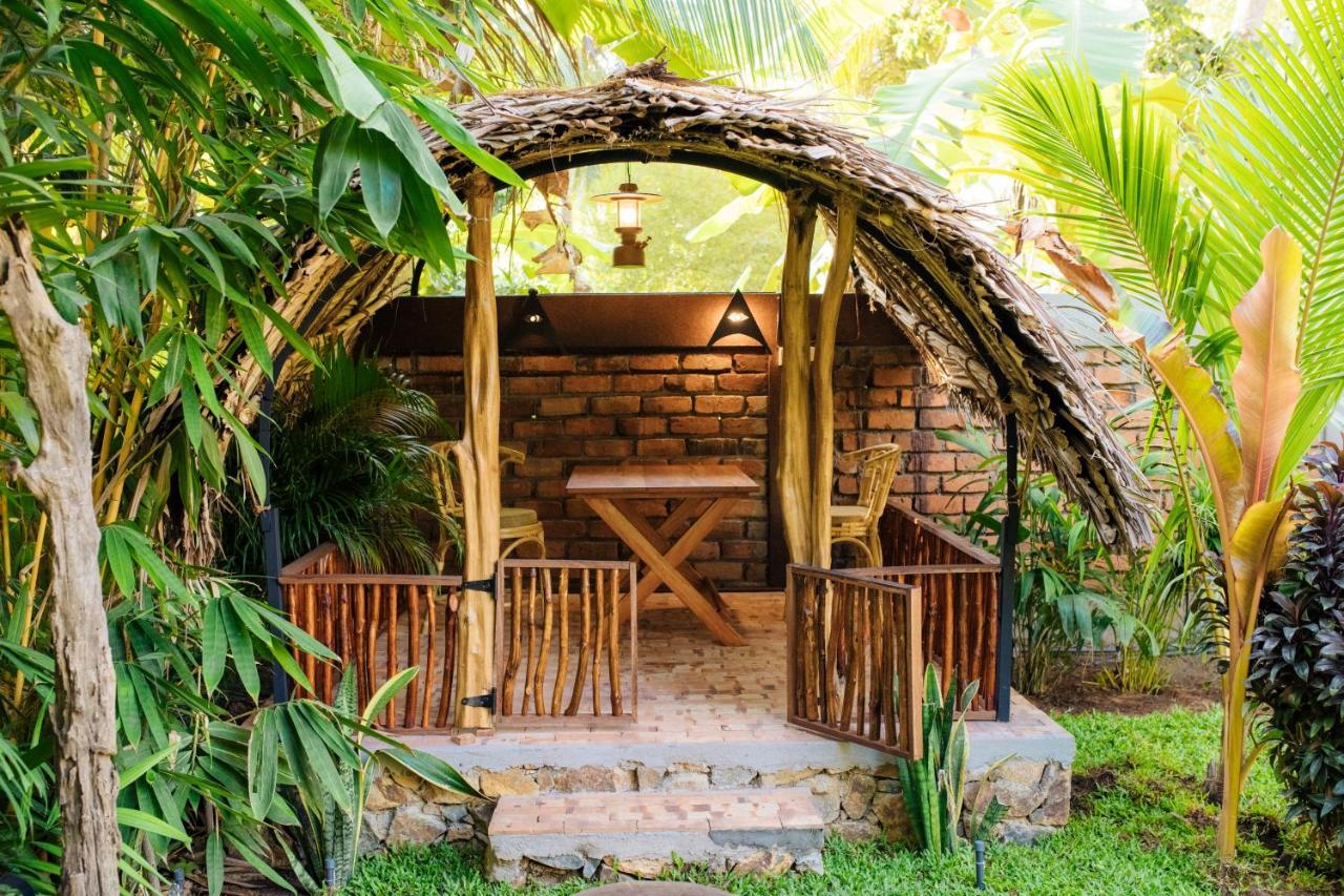 Hotel Igabara Hobbit House Tangalle Exterior foto